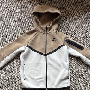 Nike Kids Brown and White Puffer Jacket